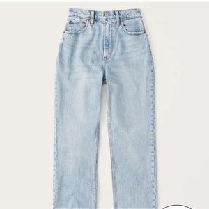 Abercrombie Curve Love Ultra High Rise 90s Straight Jean